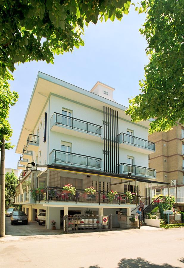 רימיני Hotel Latini מראה חיצוני תמונה