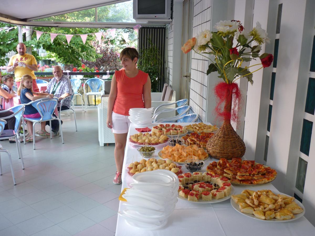 רימיני Hotel Latini מראה חיצוני תמונה