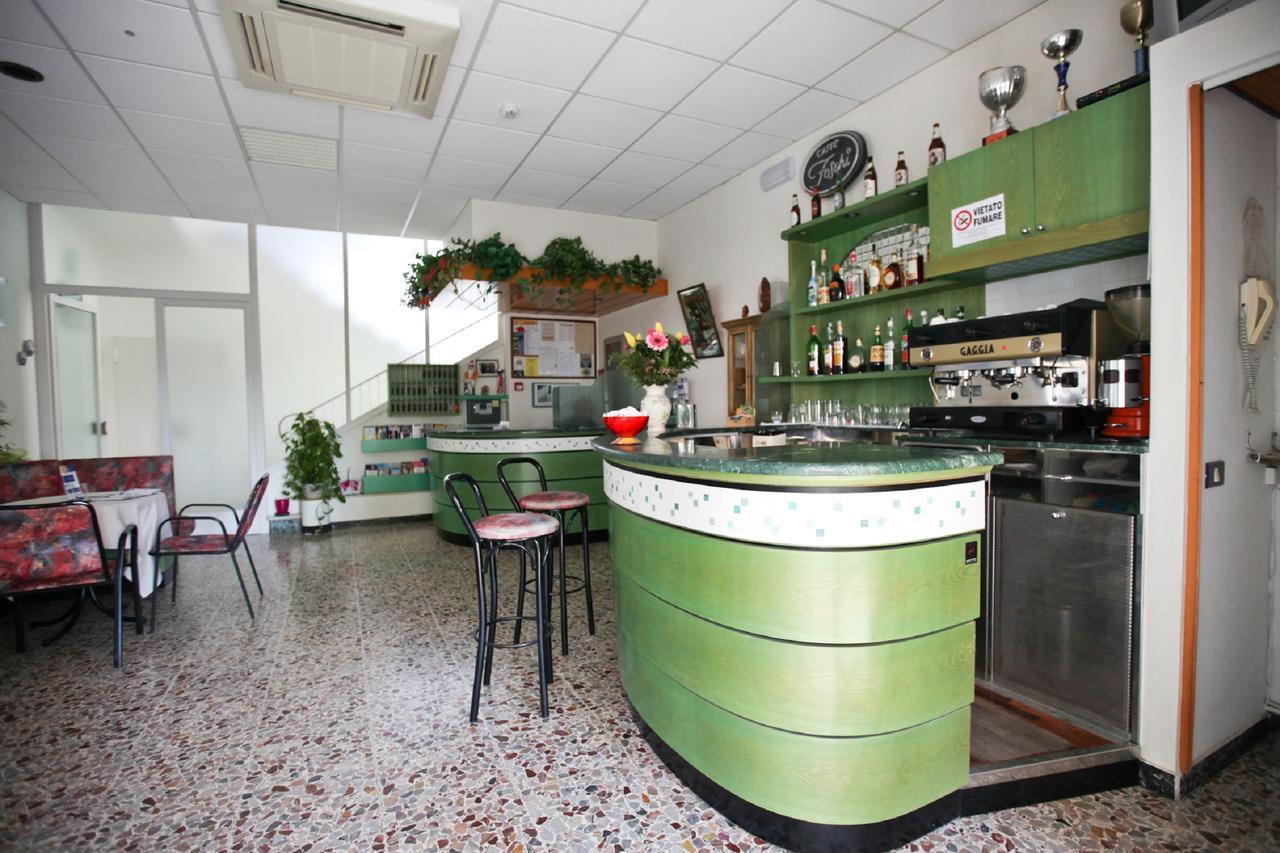 רימיני Hotel Latini מראה חיצוני תמונה