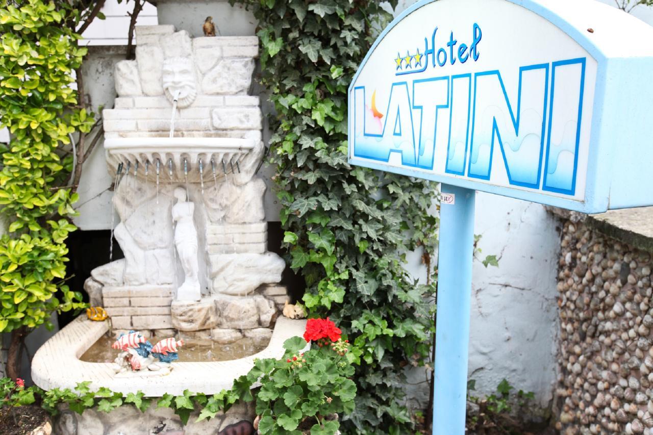 רימיני Hotel Latini מראה חיצוני תמונה
